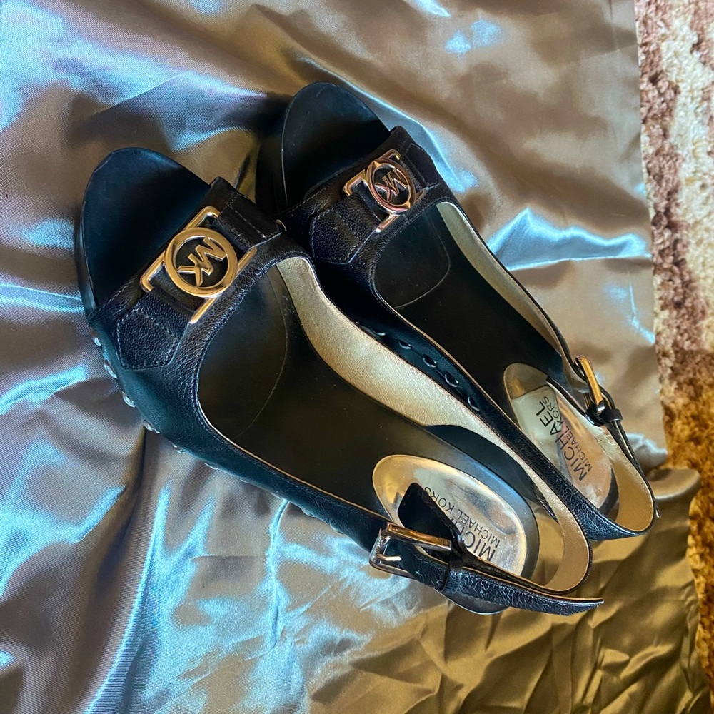 Black Leather and Silver Embelishment Michael Kors 4 inch Heels Size 8 Open Toe
